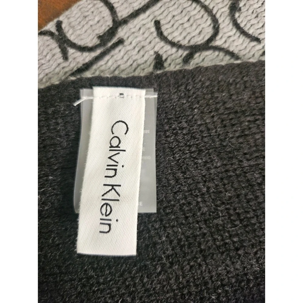 Calvin Klein Scarf Women OS Grey Black Logo Print Knit Fringed CAMWL0033